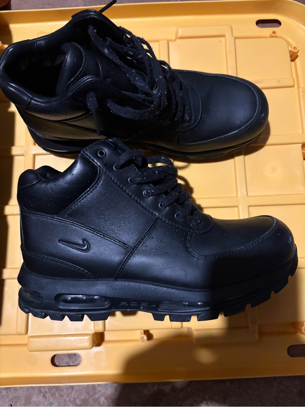 Nike Men’s Black Leather Lace-Up Tactical Boots